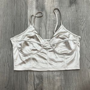 Women’s M garage crop top